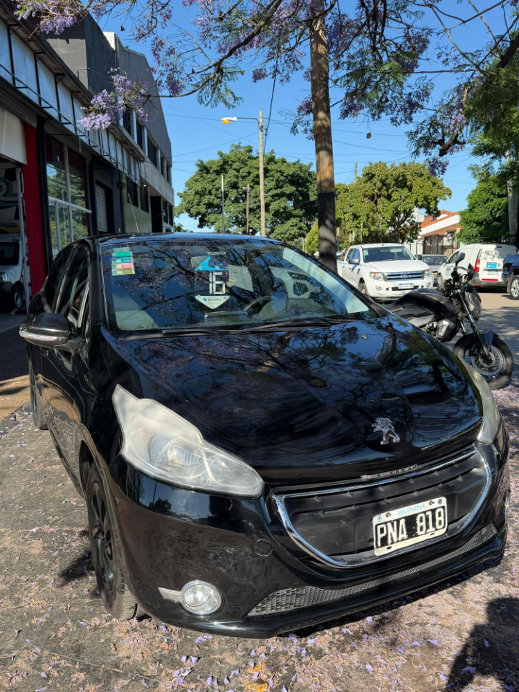 Peugeot 208 ALLURE 1.5TOUCHSCREEN — foto 4